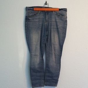 LEVI skinny Jean's medium wash